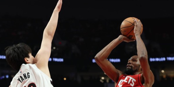 杜兰特错失绝杀 杨瀚森3分3板2助开拓者险胜火箭