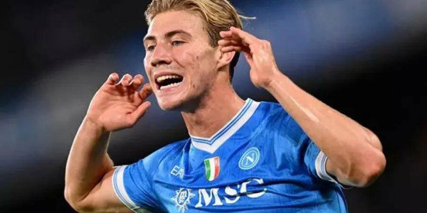 曼联同意4400万欧元出售霍伊伦德，转会细节料将尘埃落定