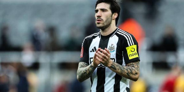 爆炸性转会消息！阿森纳瞄准英超顶级中场，若成功将打造无敌战队