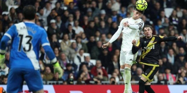 右路三人组玩起轮转麻将，皇马总算把巴尔韦德从工兵坑里捞出来了